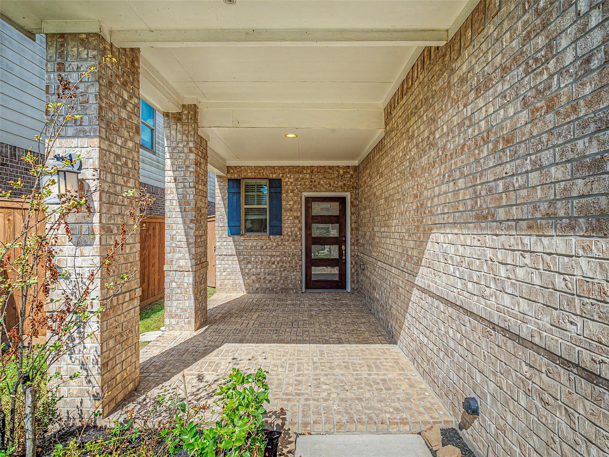 6019 Dovetail Cliff Court