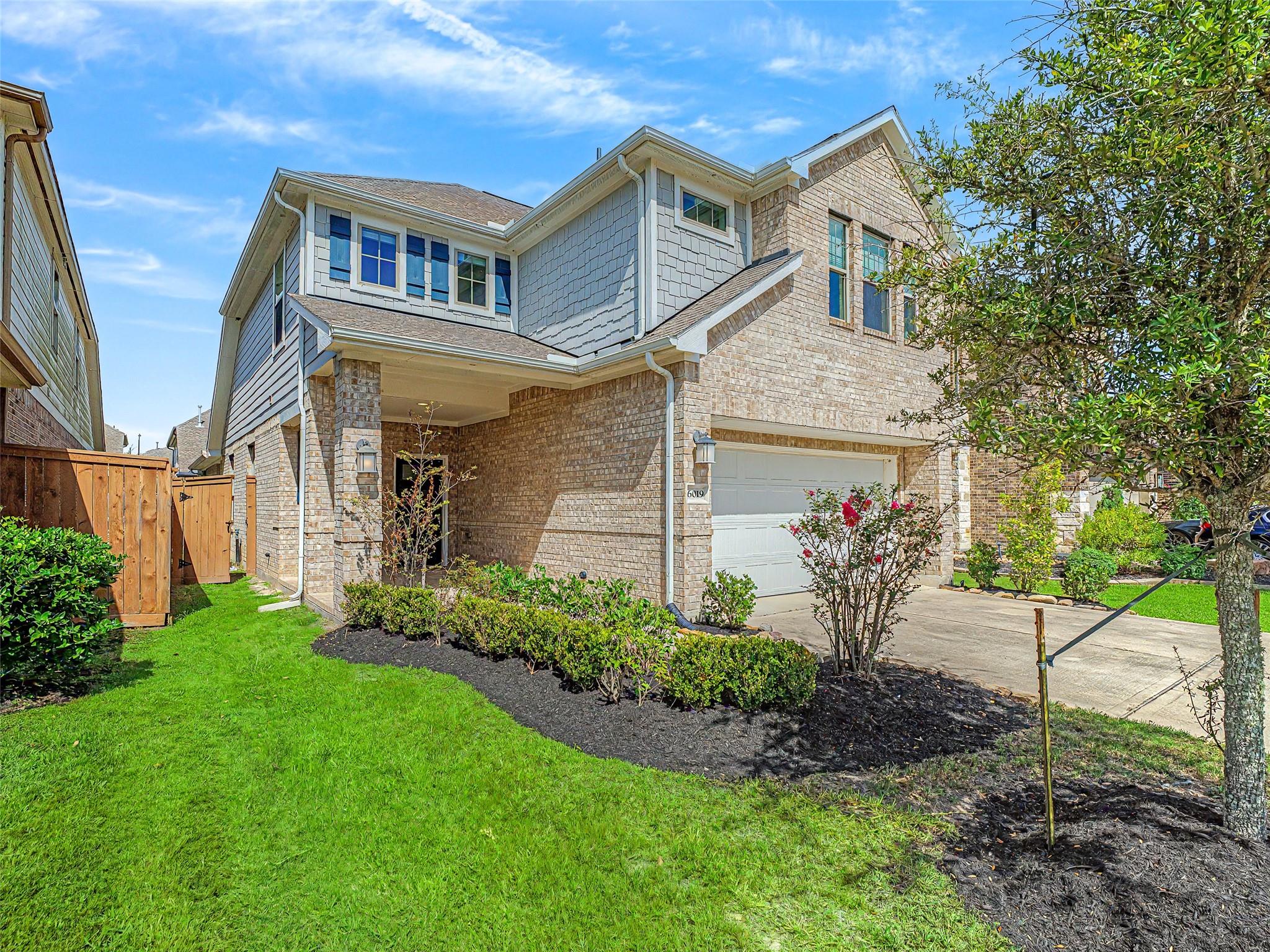 6019 Dovetail Cliff Court