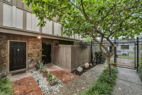 Photo of 2574 Marilee Lane #1, Houston, TX 77057 (MLS # 79706423)