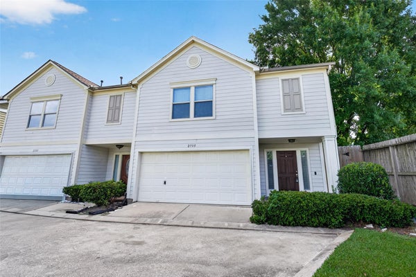 2735 WOODRIDGE MANOR DR, HOUSTON, TX 77087 - Image 0c1f54d0cce3f5ce91e2bd2bc1d5bce5/4259574718