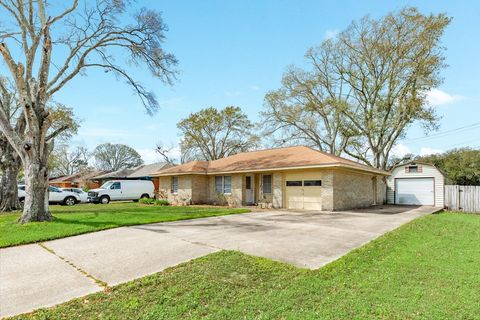 Tiny photo for 2109 N Tinsley Street, Angleton, TX 77515 (MLS # 94513239)