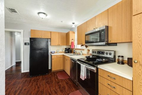 Tiny photo for 2109 N Tinsley Street, Angleton, TX 77515 (MLS # 94513239)