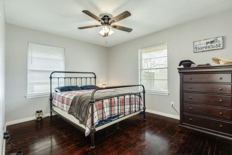Tiny photo for 2109 N Tinsley Street, Angleton, TX 77515 (MLS # 94513239)