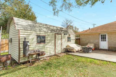 Tiny photo for 2109 N Tinsley Street, Angleton, TX 77515 (MLS # 94513239)