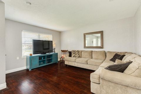 Tiny photo for 2109 N Tinsley Street, Angleton, TX 77515 (MLS # 94513239)