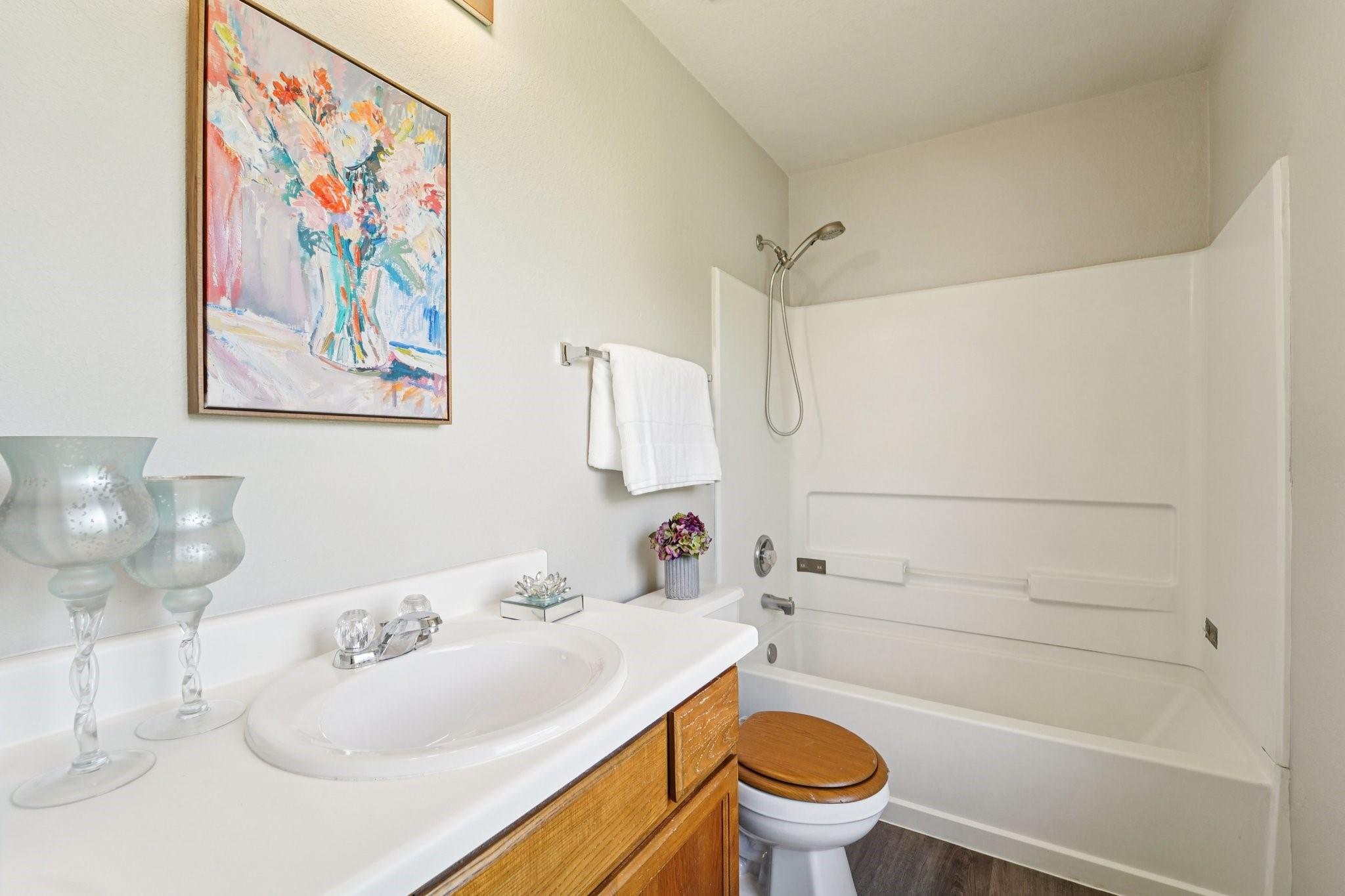 Houston, Texas 77047, United States, 3 Bedrooms Bedrooms, ,3 BathroomsBathrooms,Residential,Pending,205171