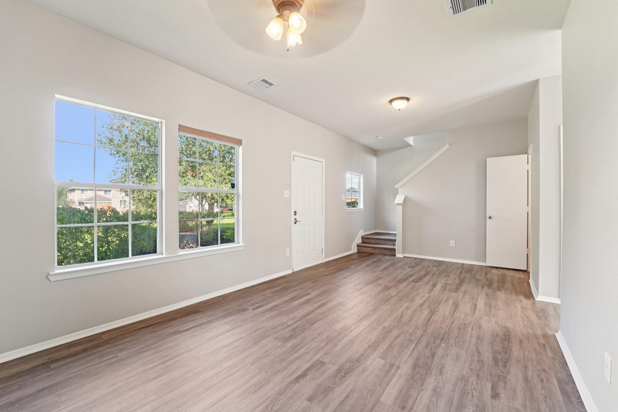 Houston, Texas 77047, United States, 3 Bedrooms Bedrooms, ,3 BathroomsBathrooms,Residential,Pending,205171