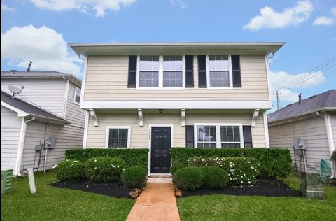 Photo of 1705 Nichole Woods Drive, Houston, TX 77047 (MLS # 81943439)