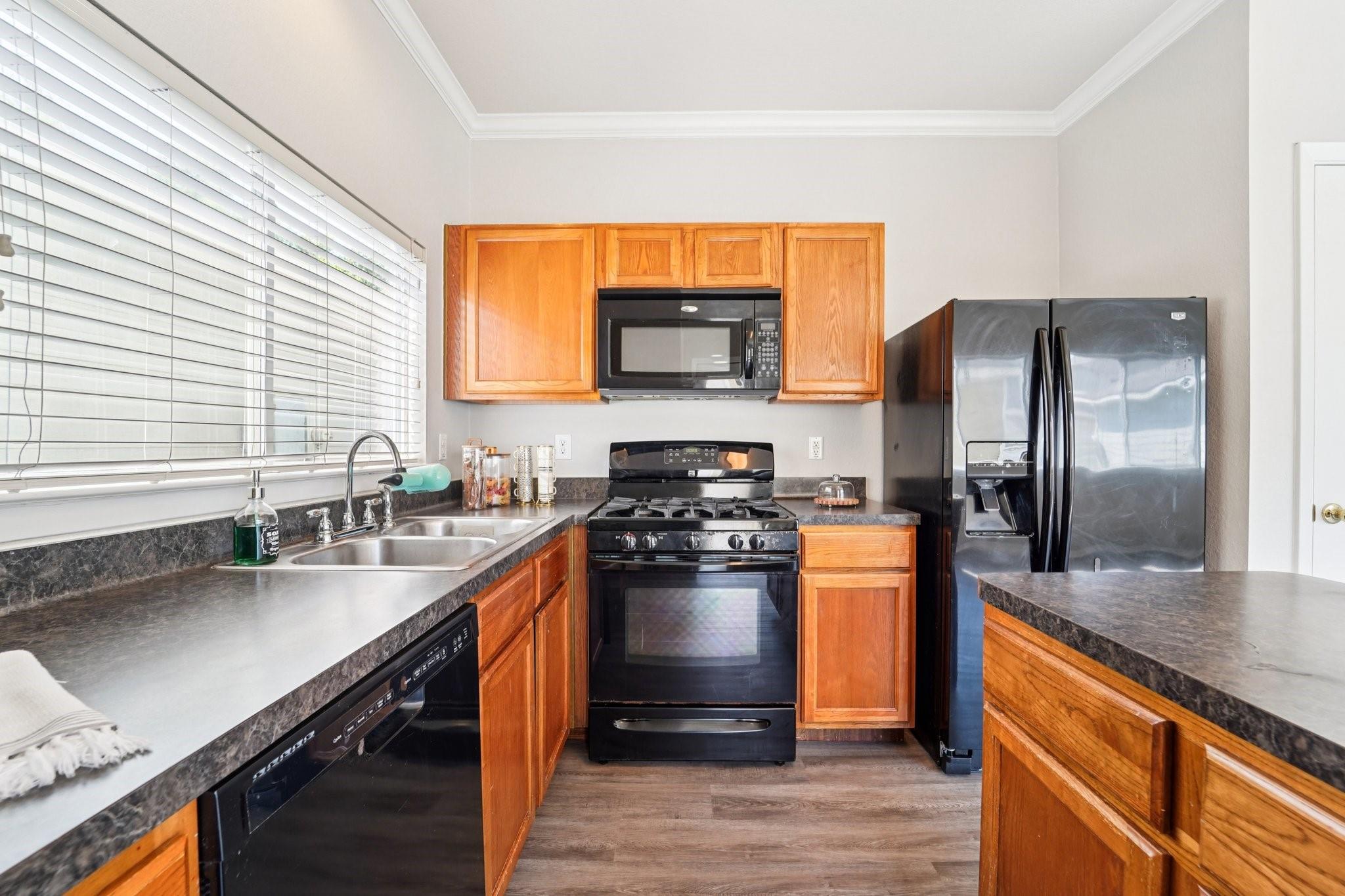 Houston, Texas 77047, United States, 3 Bedrooms Bedrooms, ,3 BathroomsBathrooms,Residential,Pending,205171