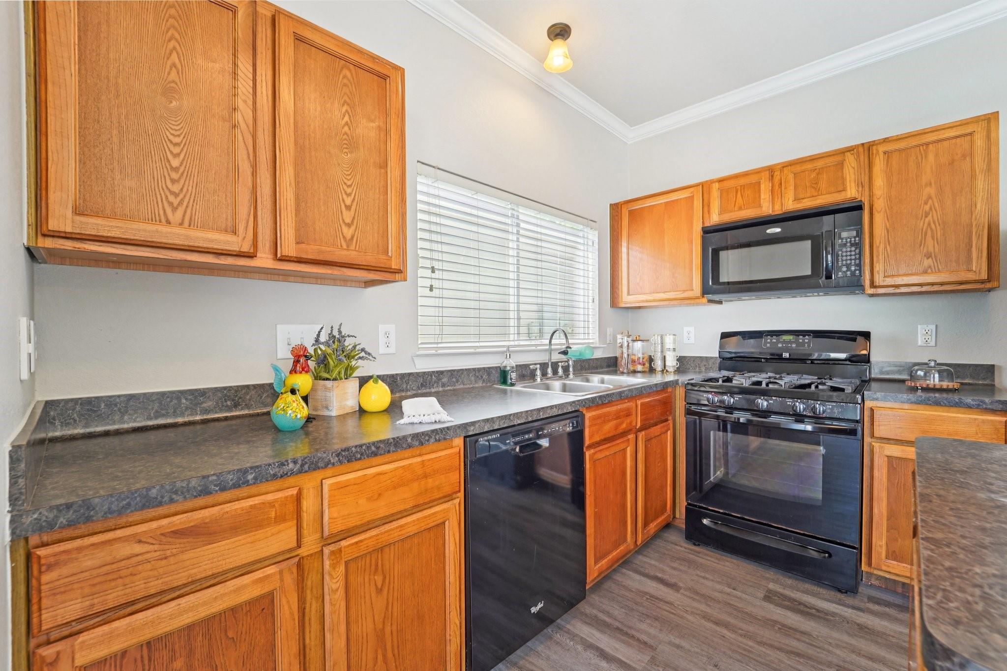 Houston, Texas 77047, United States, 3 Bedrooms Bedrooms, ,3 BathroomsBathrooms,Residential,Pending,205171