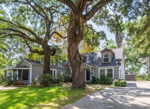 Photo of 2310 Centennial Street, Liberty, TX 77575 (MLS # 37629006)