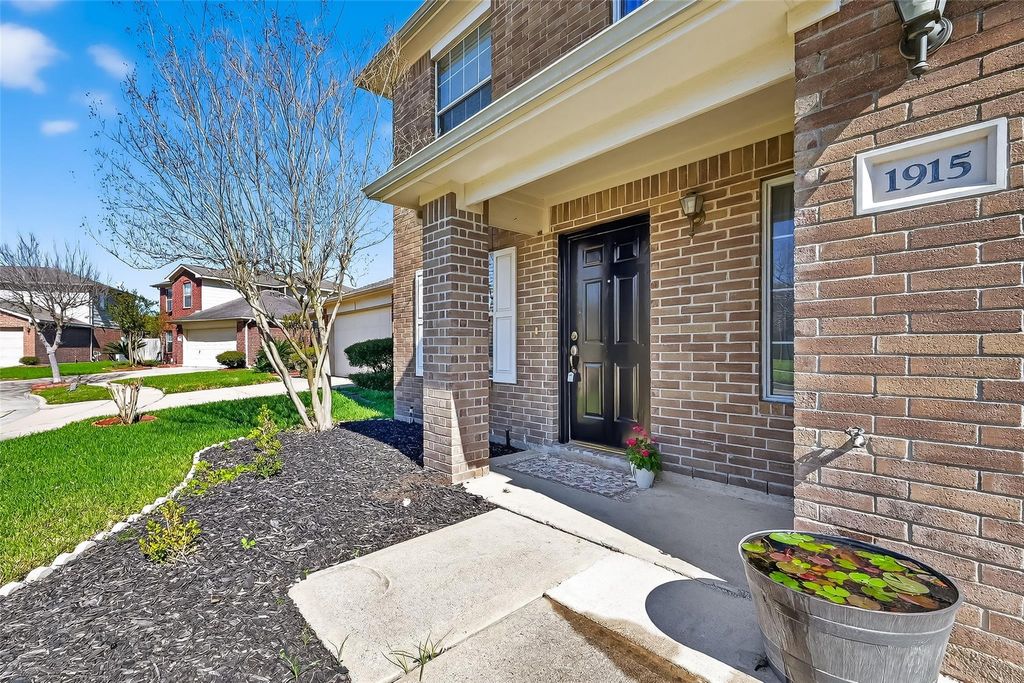 Photo of 1915 Tommy Lane, Missouri City, TX 77489 (MLS # 7374502)