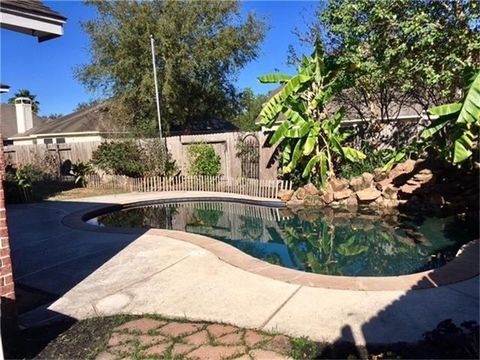 Apartment For Sale - 18506 Lost Maples Court<br/> Humble, TX 77346
