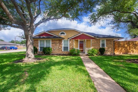 Photo of 2905 Hamm Road, Pearland, TX 77581 (MLS # 44416773)