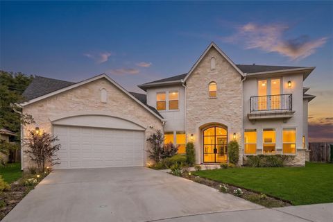 Photo of 8002 N Circle Drive, Houston, TX 77071 (MLS # 88006352)