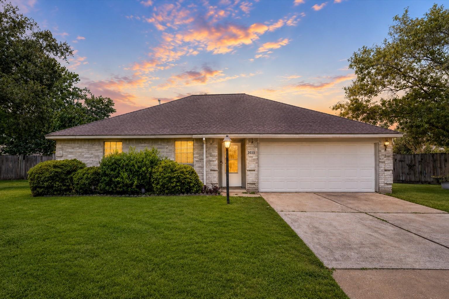 2035 Woodhue Drive