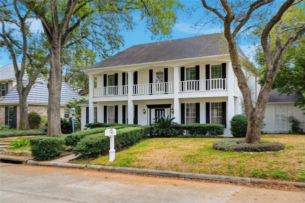 Photo of 15827 Foxgate Road, Houston, TX 77079 (MLS # 69970908)