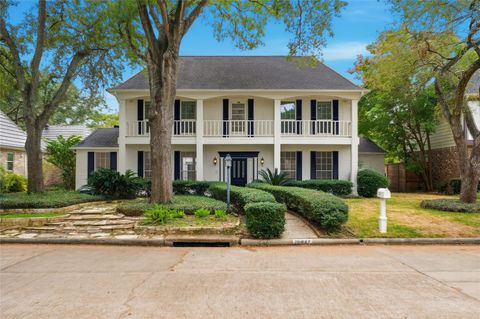 Photo of 15827 Foxgate Road, Houston, TX 77079 (MLS # 69970908)