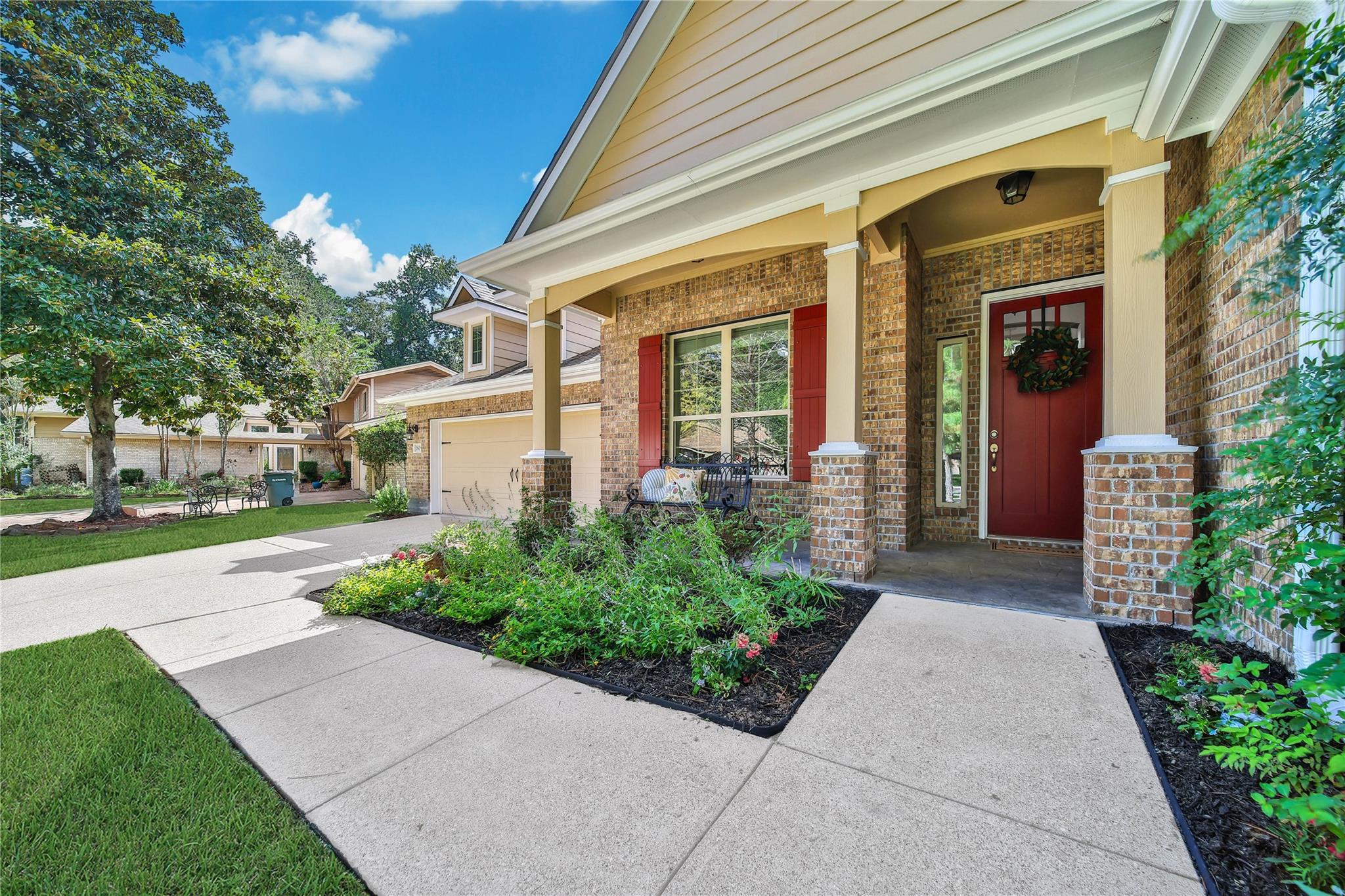 1809 Greenbriar Dr
