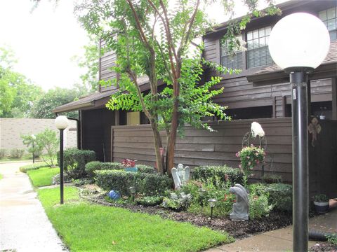 Photo of 2510 Grants Lake Boulevard #56, Sugar Land, TX 77479 (MLS # 16068938)