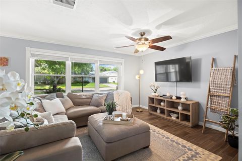 Photo of 5334 Saxon Drive, Houston, TX 77092 (MLS # 10546952)