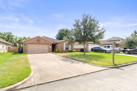 2302 Tracy Lane Highlands TX 77562