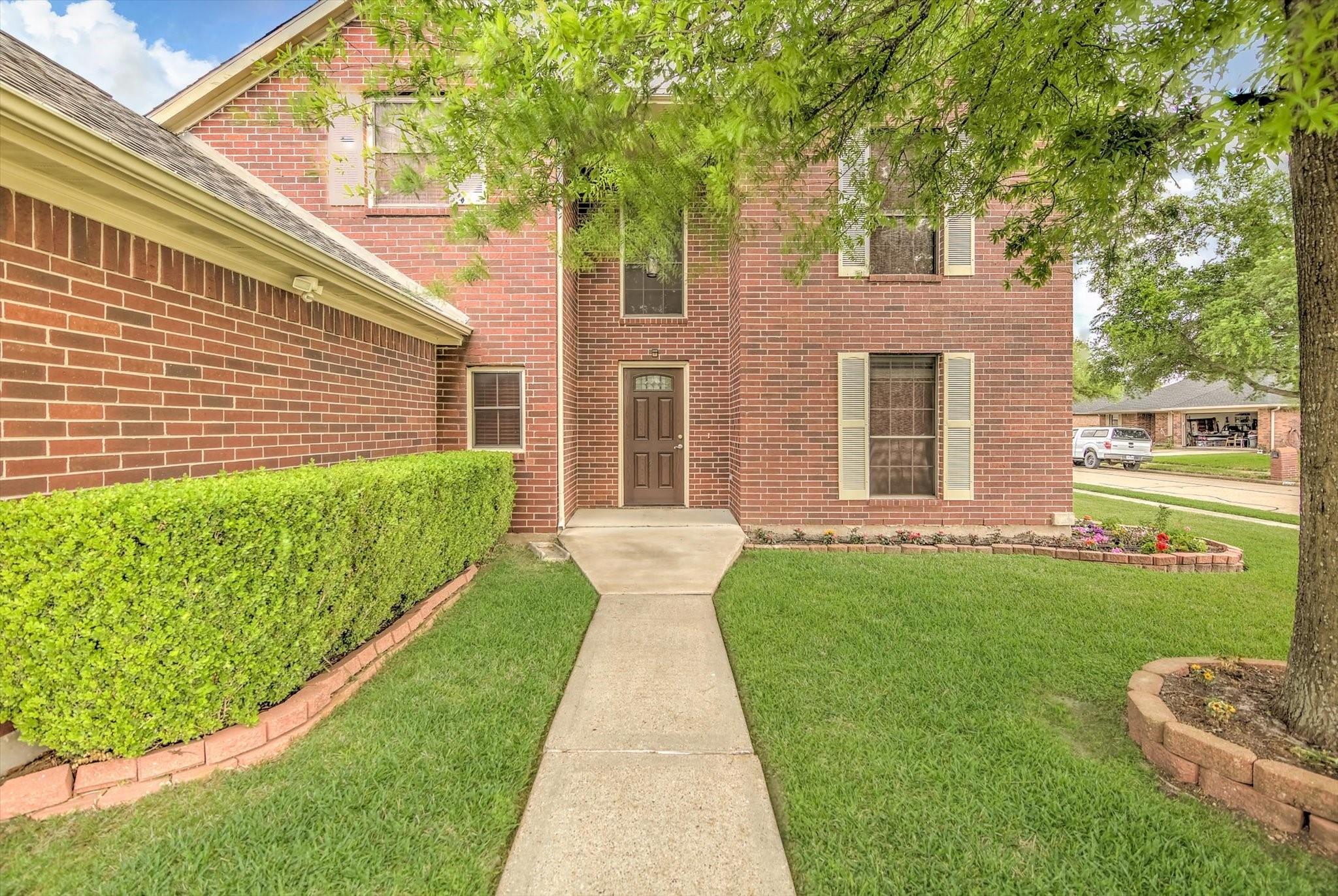 1102 Glenmeadows Drive