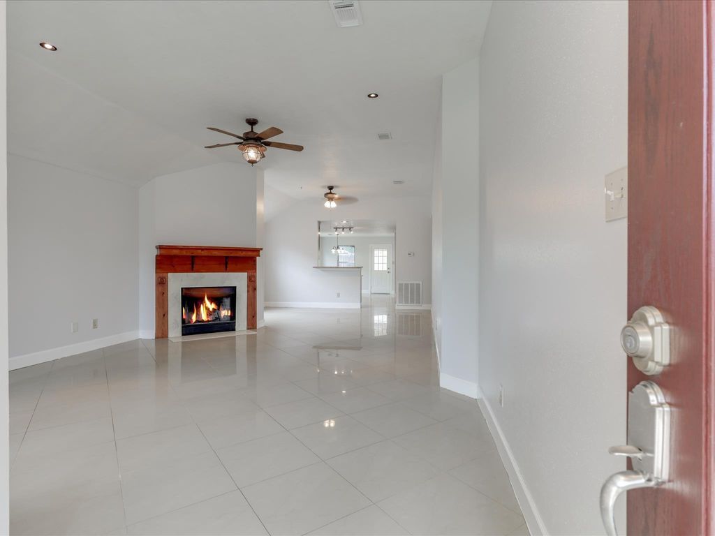 Photo of 17010 Blue Mist Circle, Sugar Land, TX 77498 (MLS # 90822572)