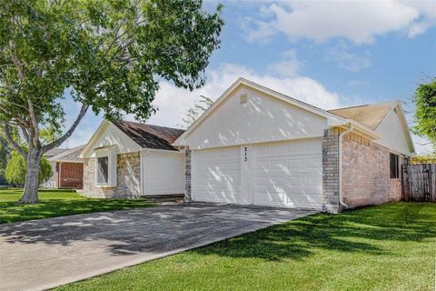 Photo of 213 Willoughby Drive, Richmond, TX 77469 (MLS # 69640607)