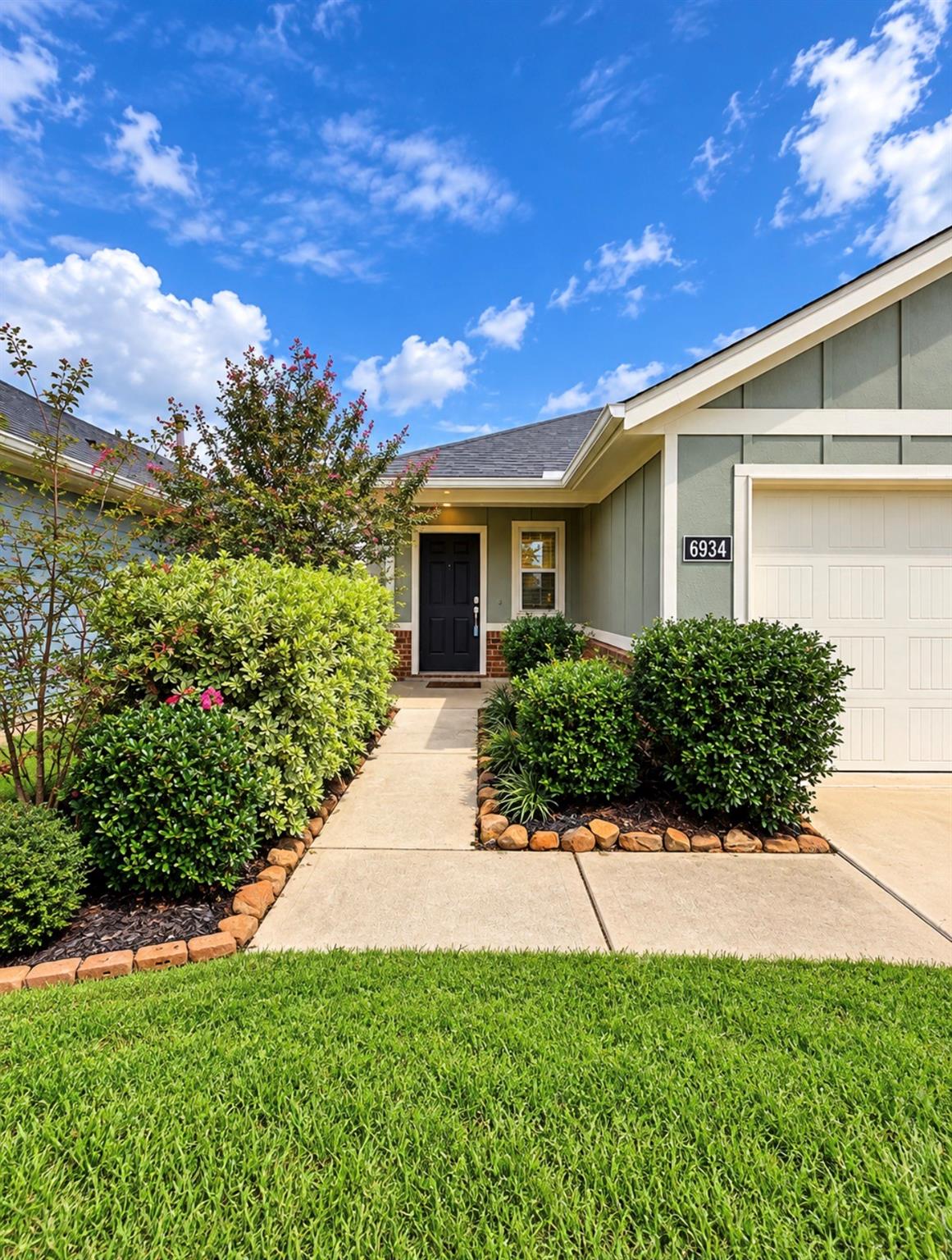 6934 Scarlet Sagebrush Street