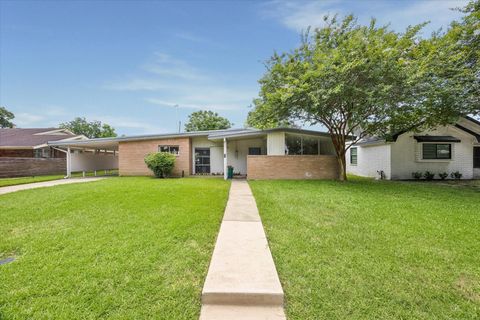 Photo of 3631 Woodvalley Drive, Houston, TX 77025 (MLS # 55251020)
