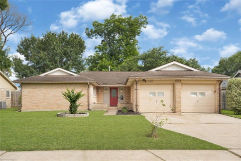 Photo of 11427 Sagegrove Lane, Houston, TX 77089 (MLS # 46615973)