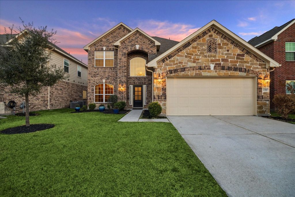Photo of 21366 Somerset Shores Crossing, Kingwood, TX 77339 (MLS # 22560660)