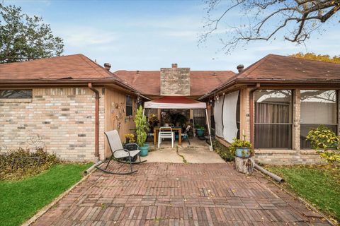 Tiny photo for 15427 Rio Plaza Drive, Houston, TX 77083 (MLS # 32996835)