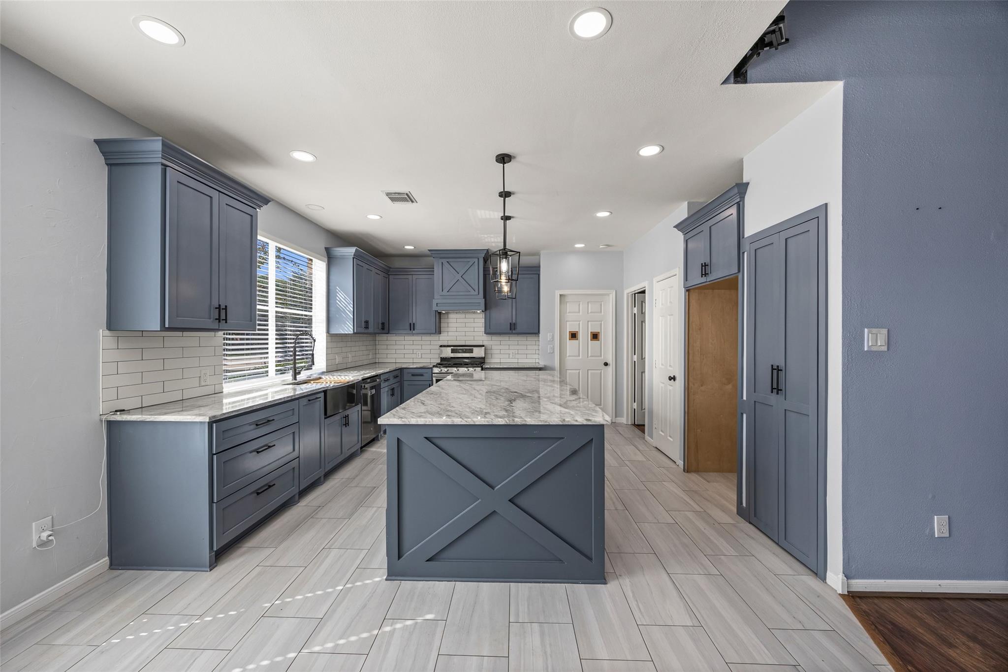 1305 Buttonwood Drive