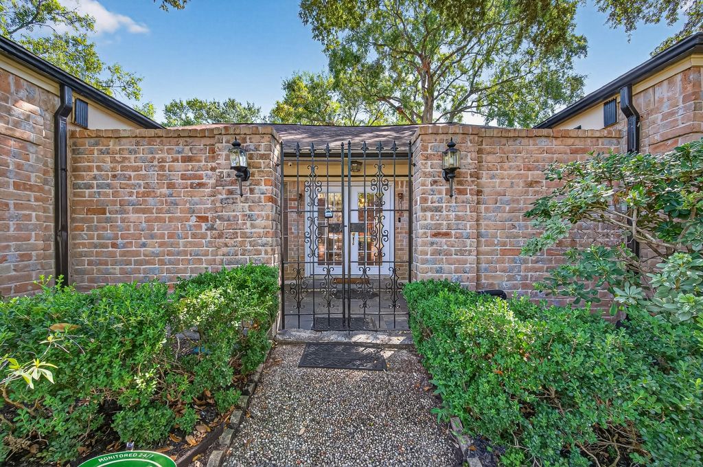 Photo of 13903 Chevy Chase Drive, Houston, TX 77077 (MLS # 75978174)