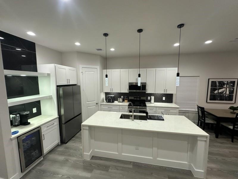 727 S Victory Drive B