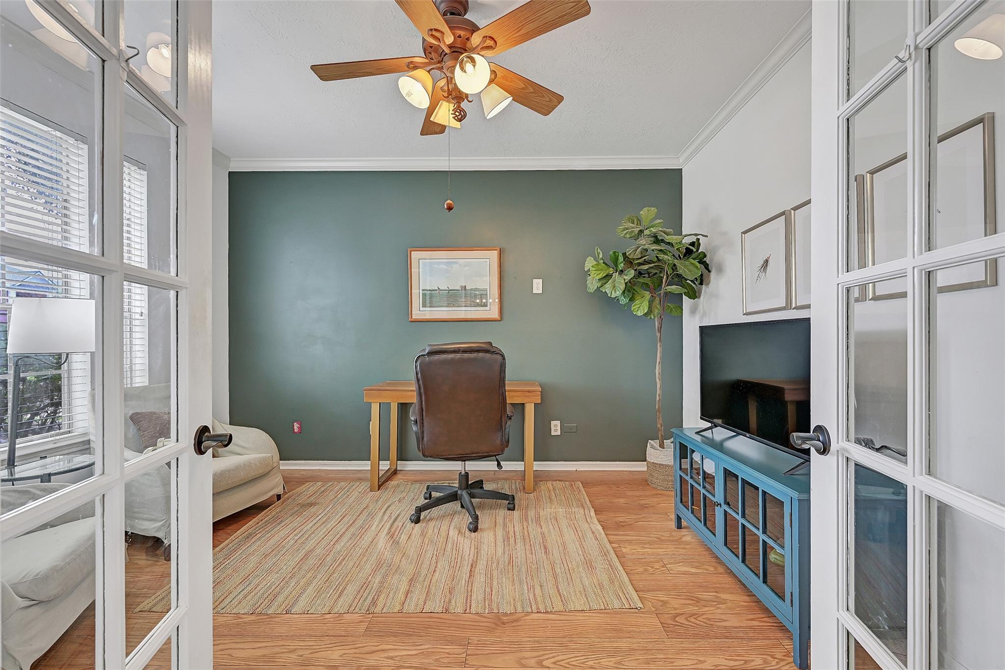 1807 N Mission Circle