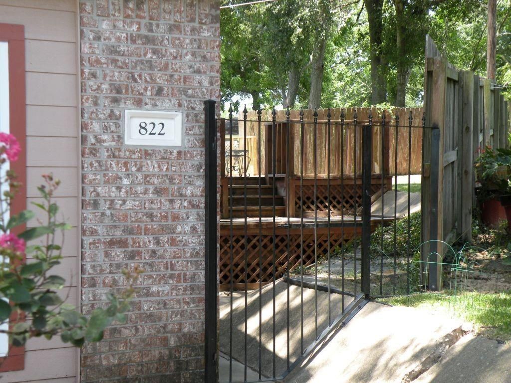 Photo of 822 Tangle Oaks Drive, Bellville, TX 77418 (MLS # 22415395)