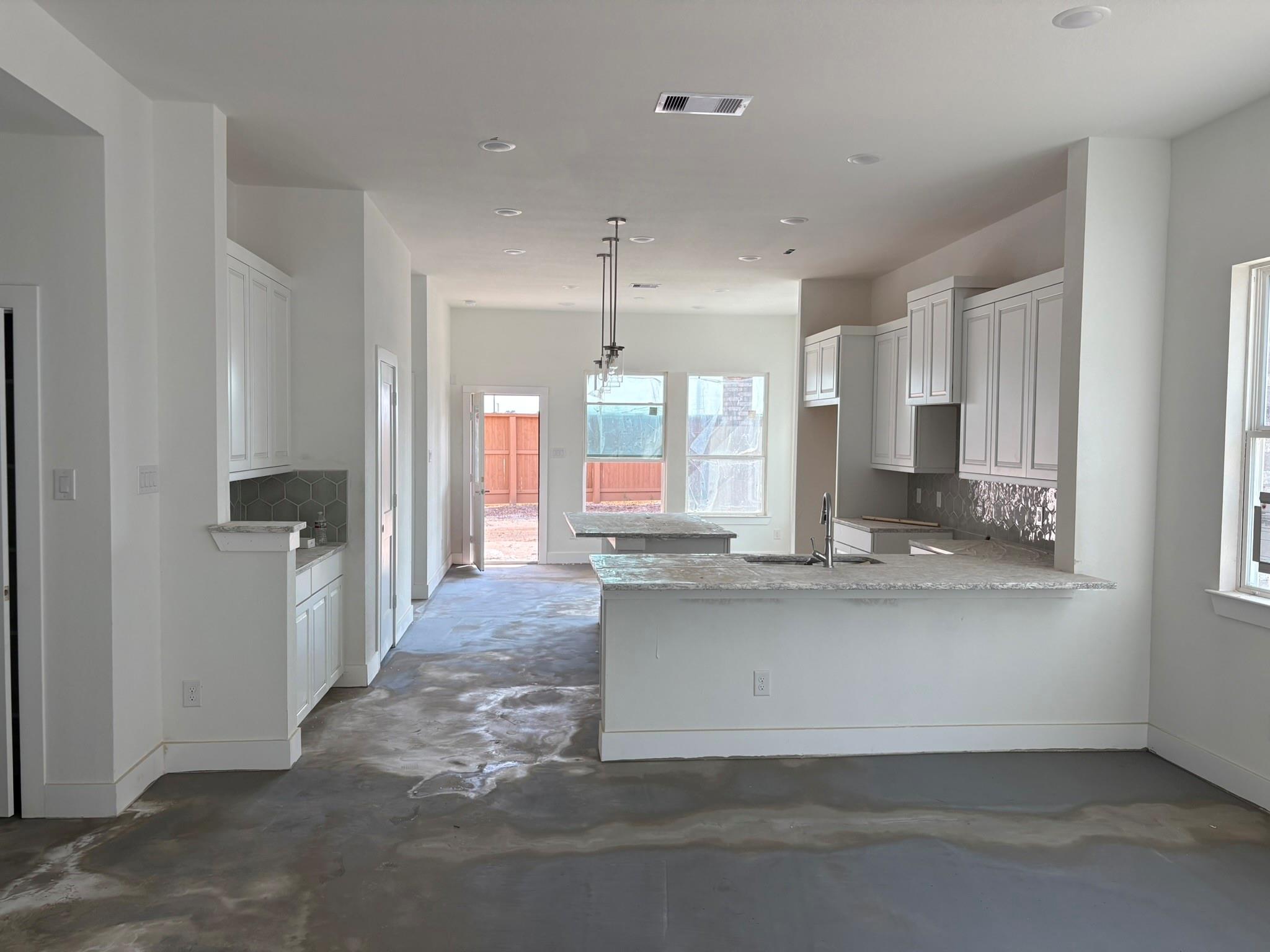 13339 Valley Orchard