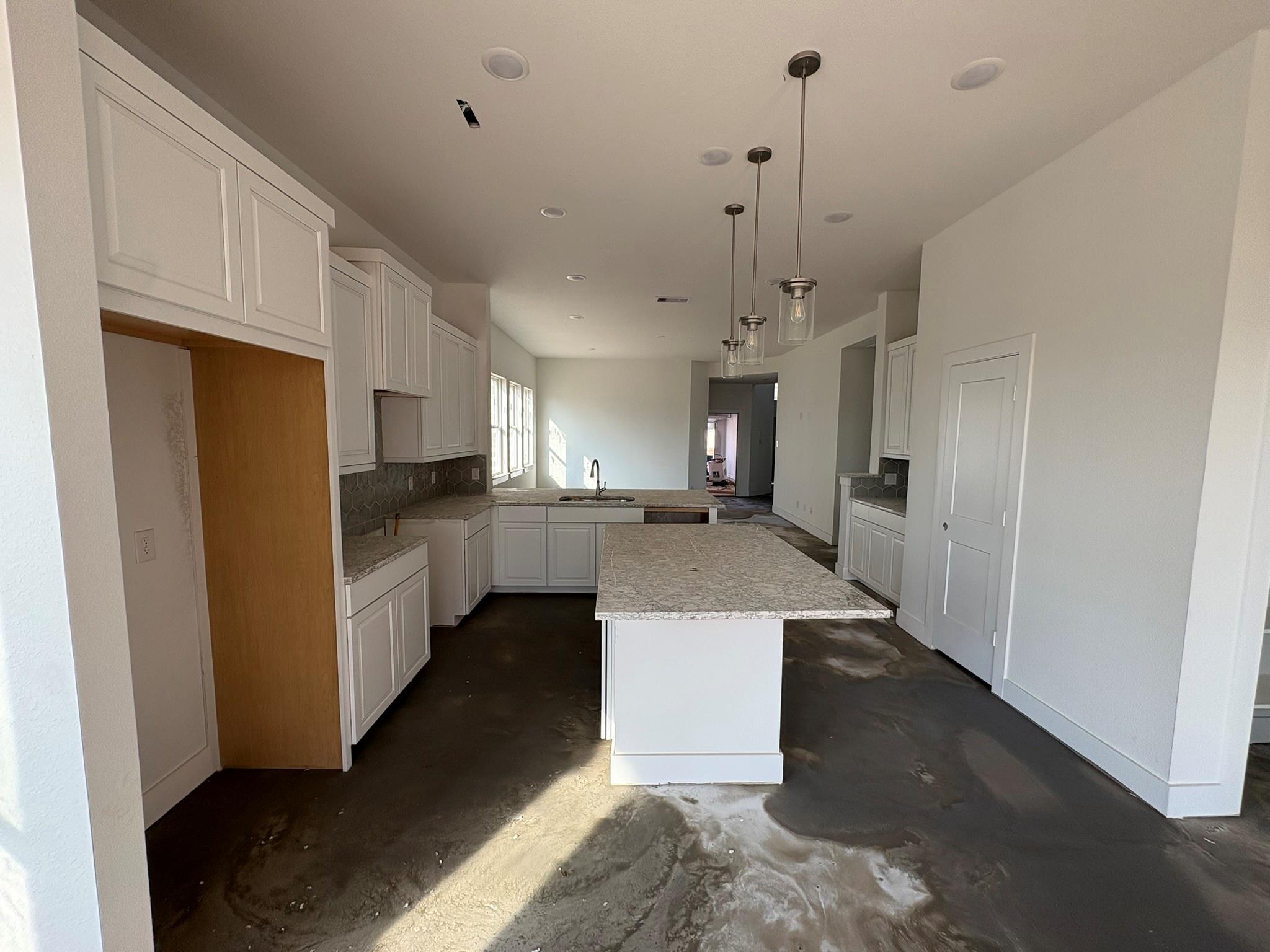 13339 Valley Orchard