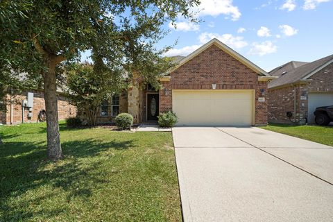 Photo of 1027 Nantucket Street, Pasadena, TX 77503 (MLS # 27984353)