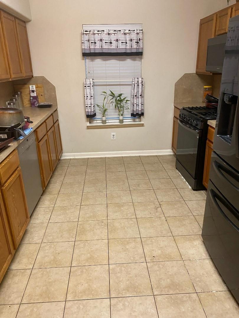 13006 Bell Manor Court