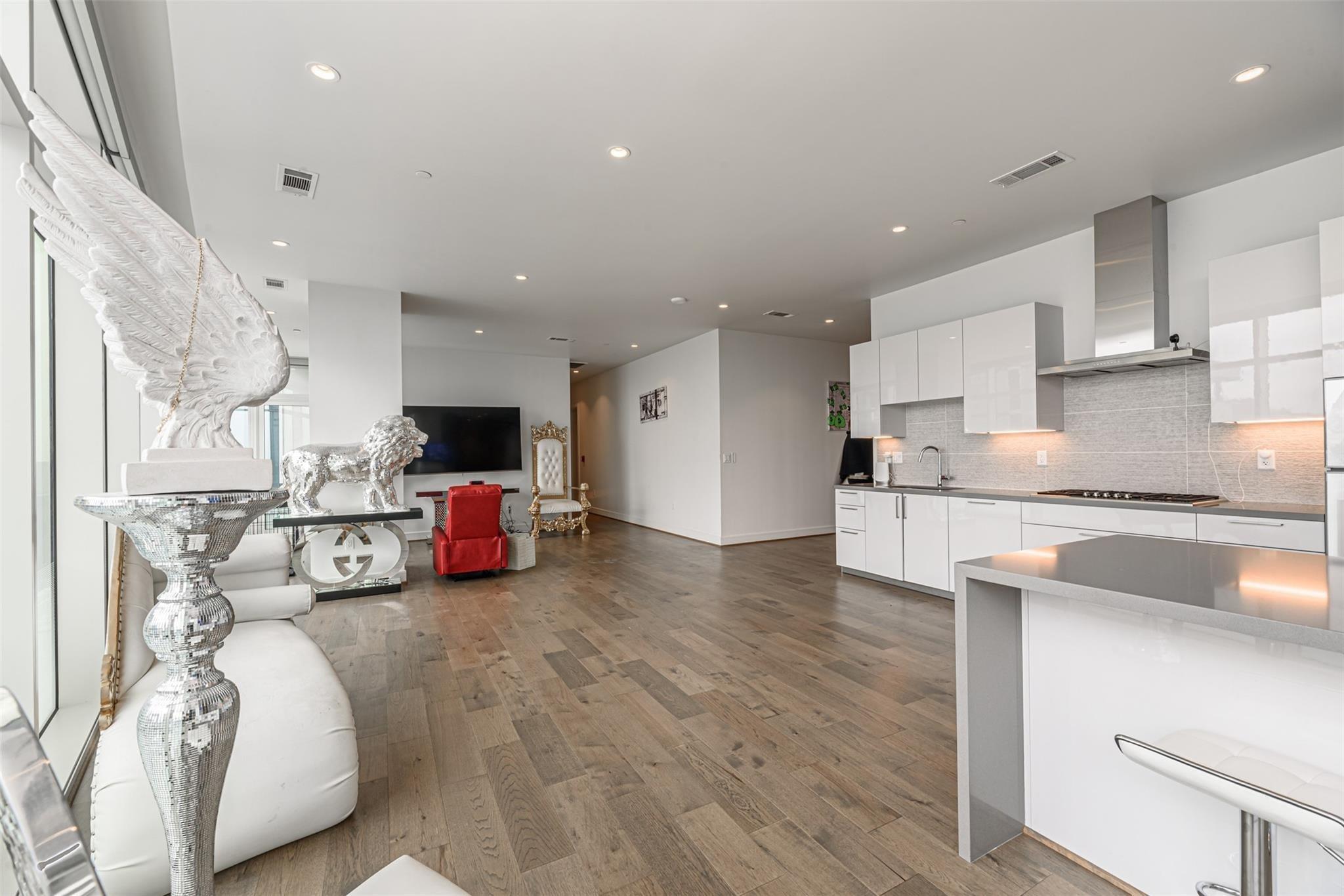 4521 San Felipe Street 2104