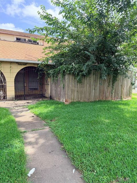Photo of 12246 Wild Pine Drive #C, Houston, TX 77039 (MLS # 30398763)