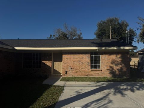 Photo of 207 E Mitchell Road, Houston, TX 77037 (MLS # 71839052)