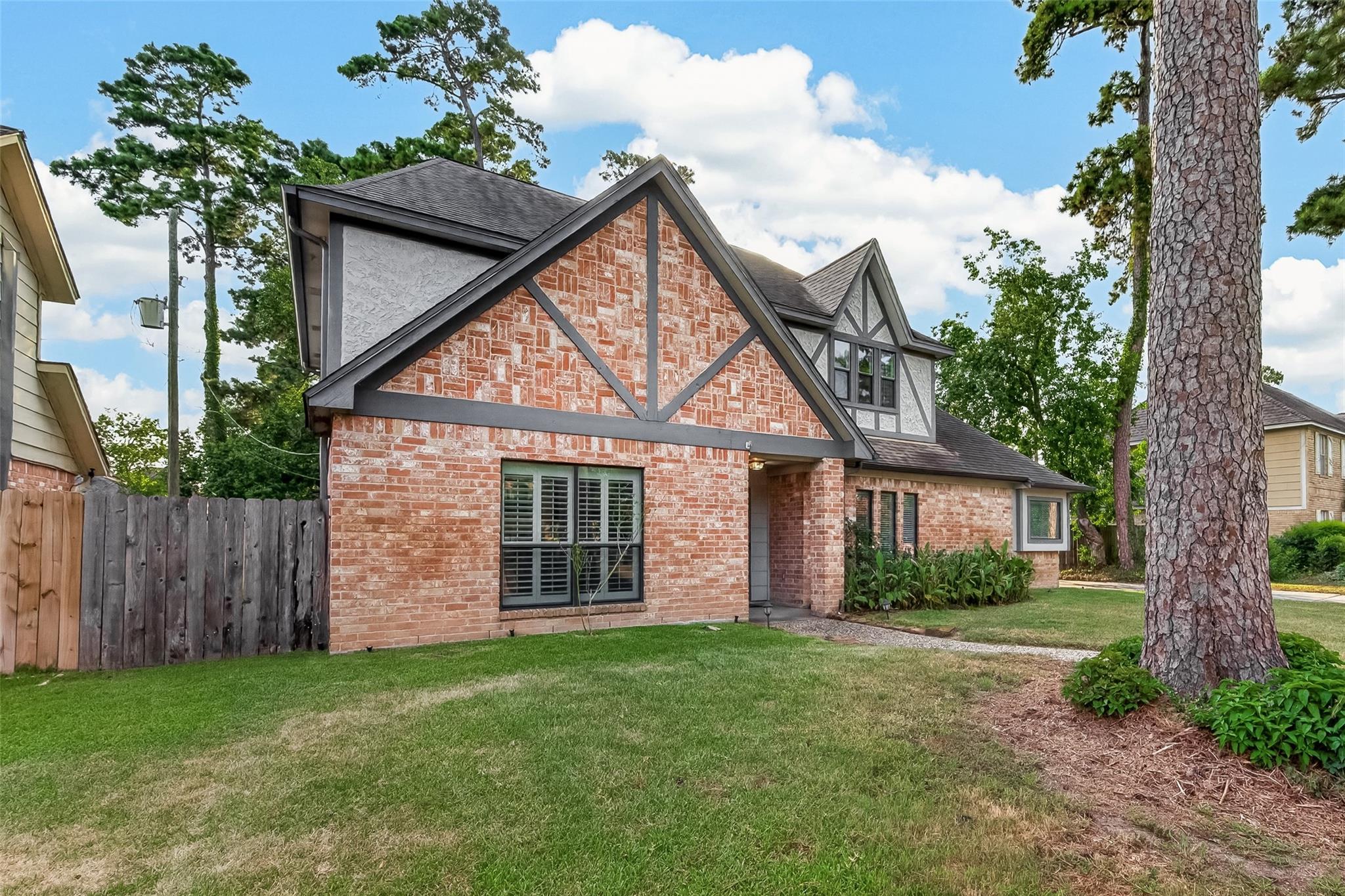 17723 Woodlode Lane