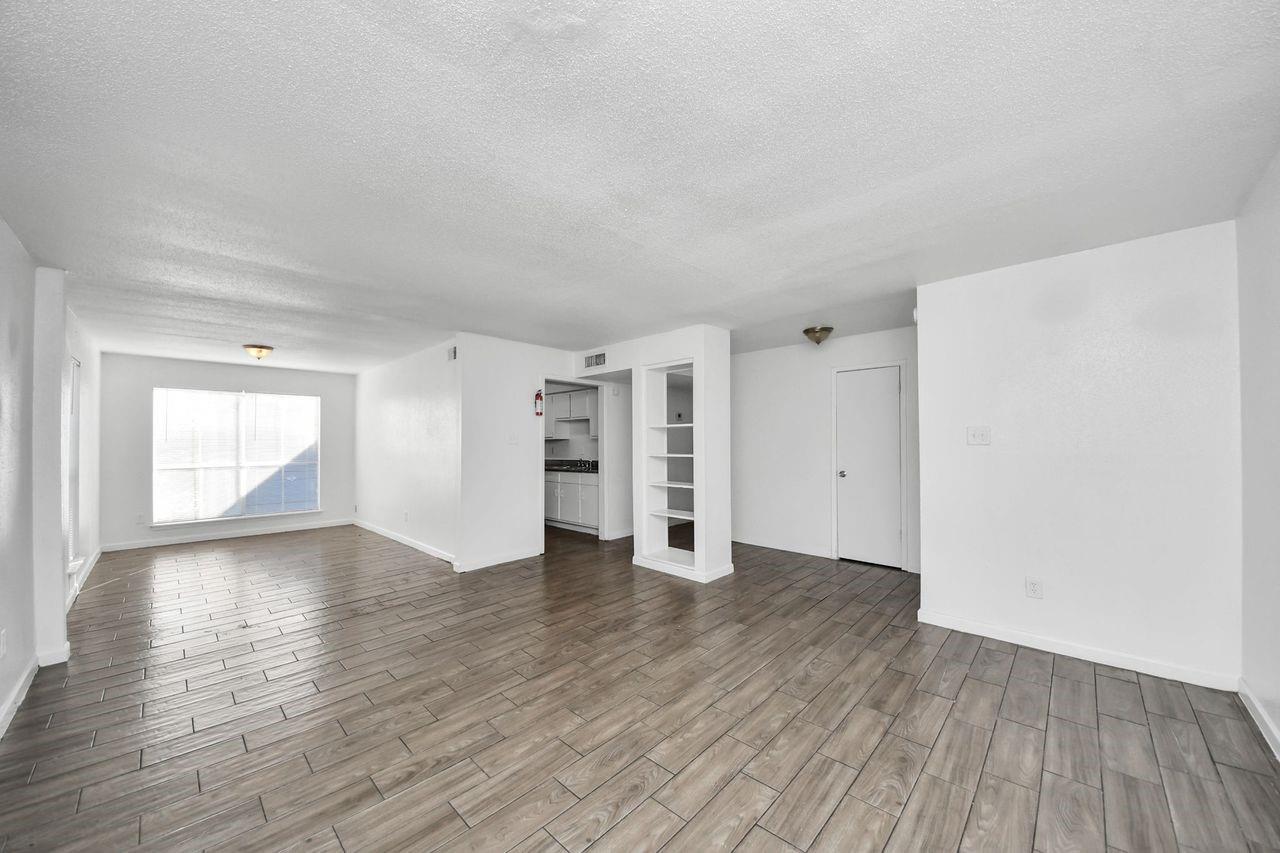 5625 Antoine Drive 312