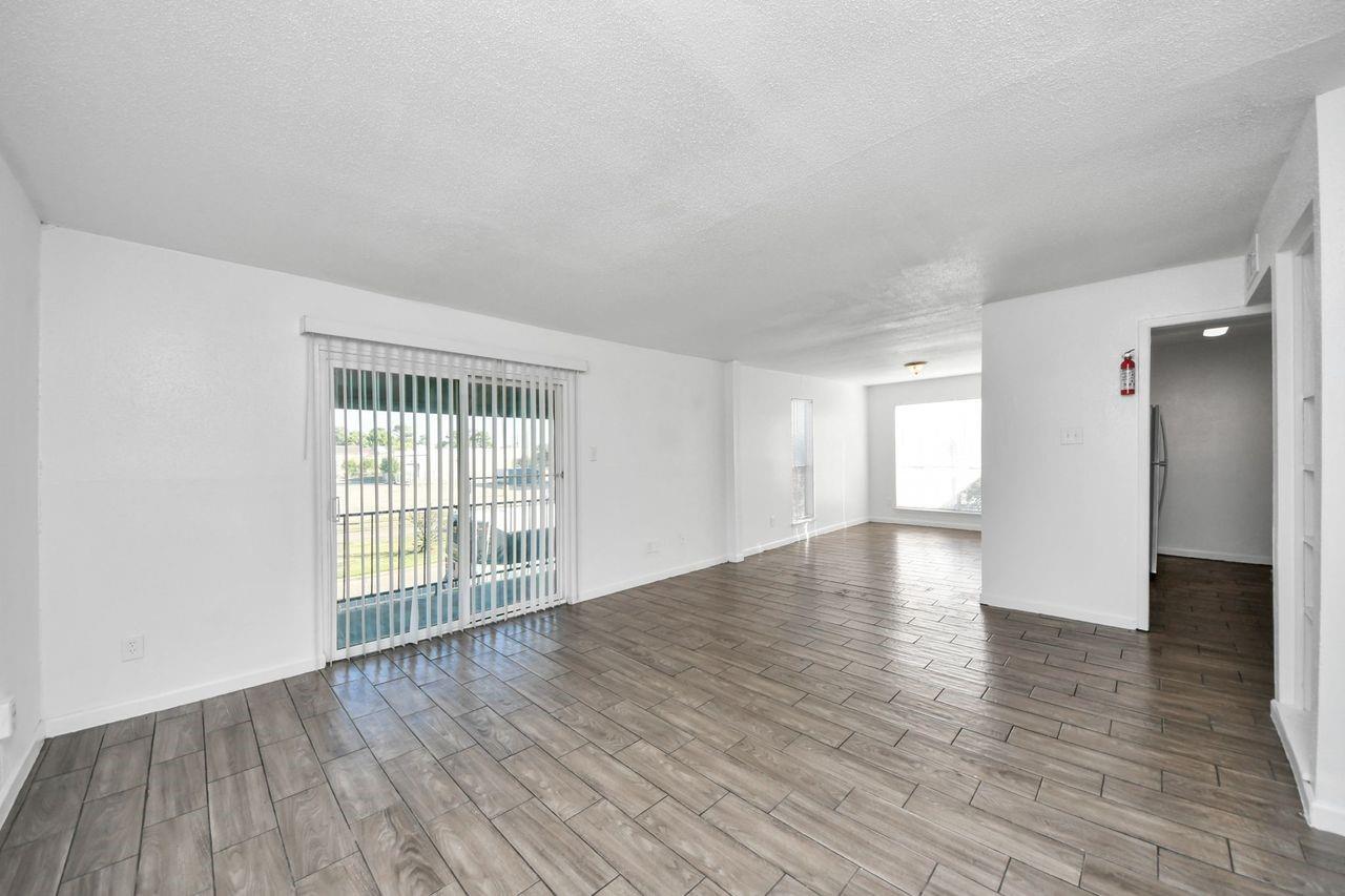 5625 Antoine Drive 312