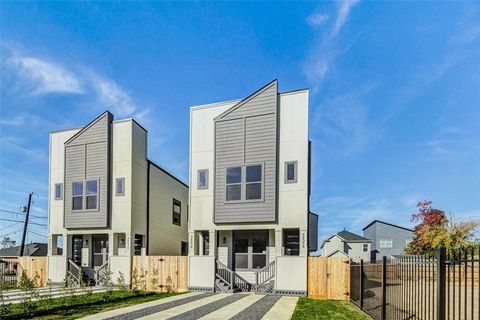 4803 Paula Street Houston TX 77033